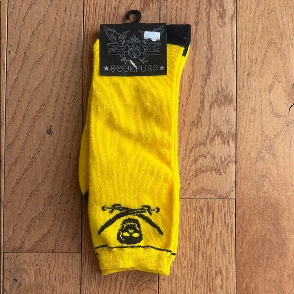 Sourpuss Yellow Skull Rock N Roll Swindle Socks - Picture 2 of 3